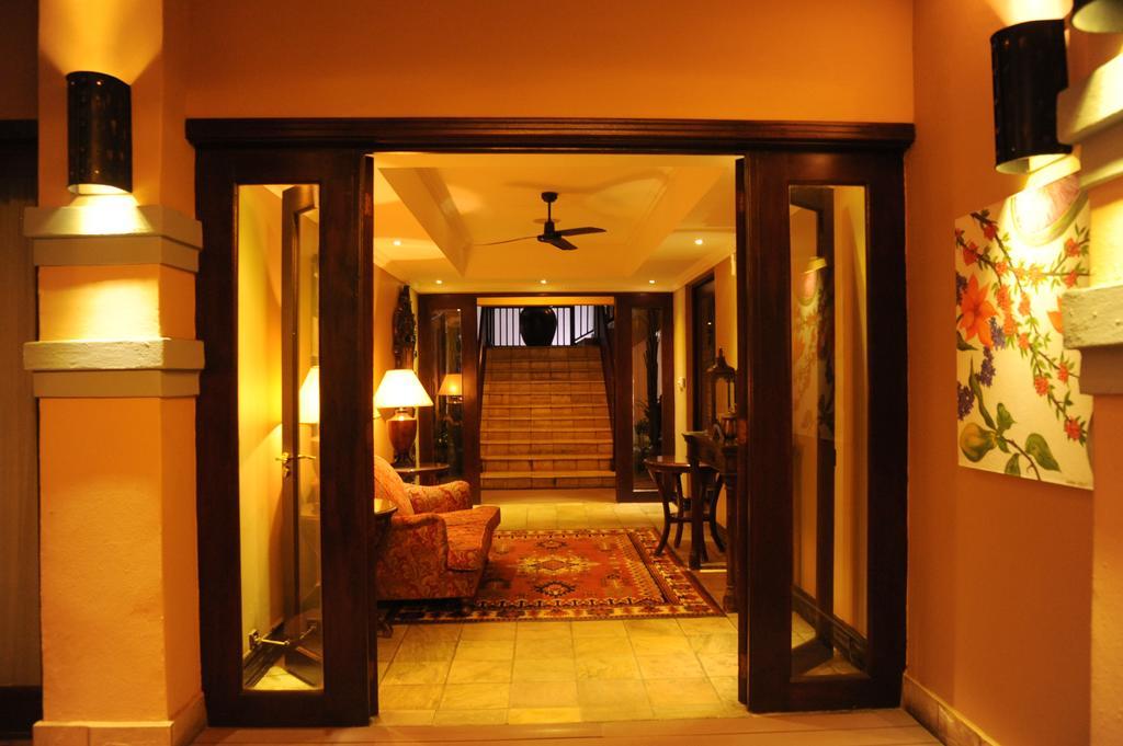 Anta Boga Hotel 블룸폰테인 외부 사진